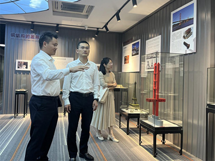 甌海區(qū)委常委、統(tǒng)戰(zhàn)部部長肖劍一行蒞臨順隆鋼構(gòu)集團(tuán)調(diào)研